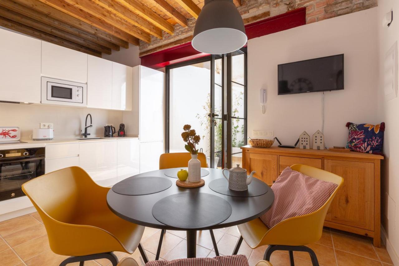 Precioso Apartamento Con Patio Y Dos Habitaciones En El Barrio De Picasso Malaga Luaran gambar